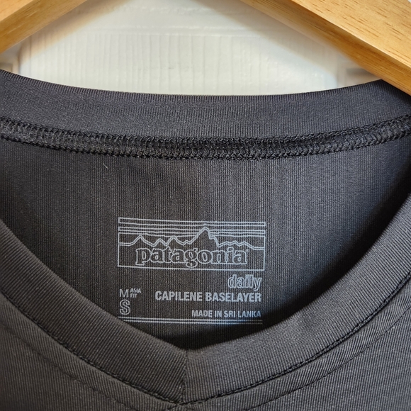 Patagonia Men's Daily Capilene Baselayer Size Small V Neck Short Sleeve - Picture 3 of 7